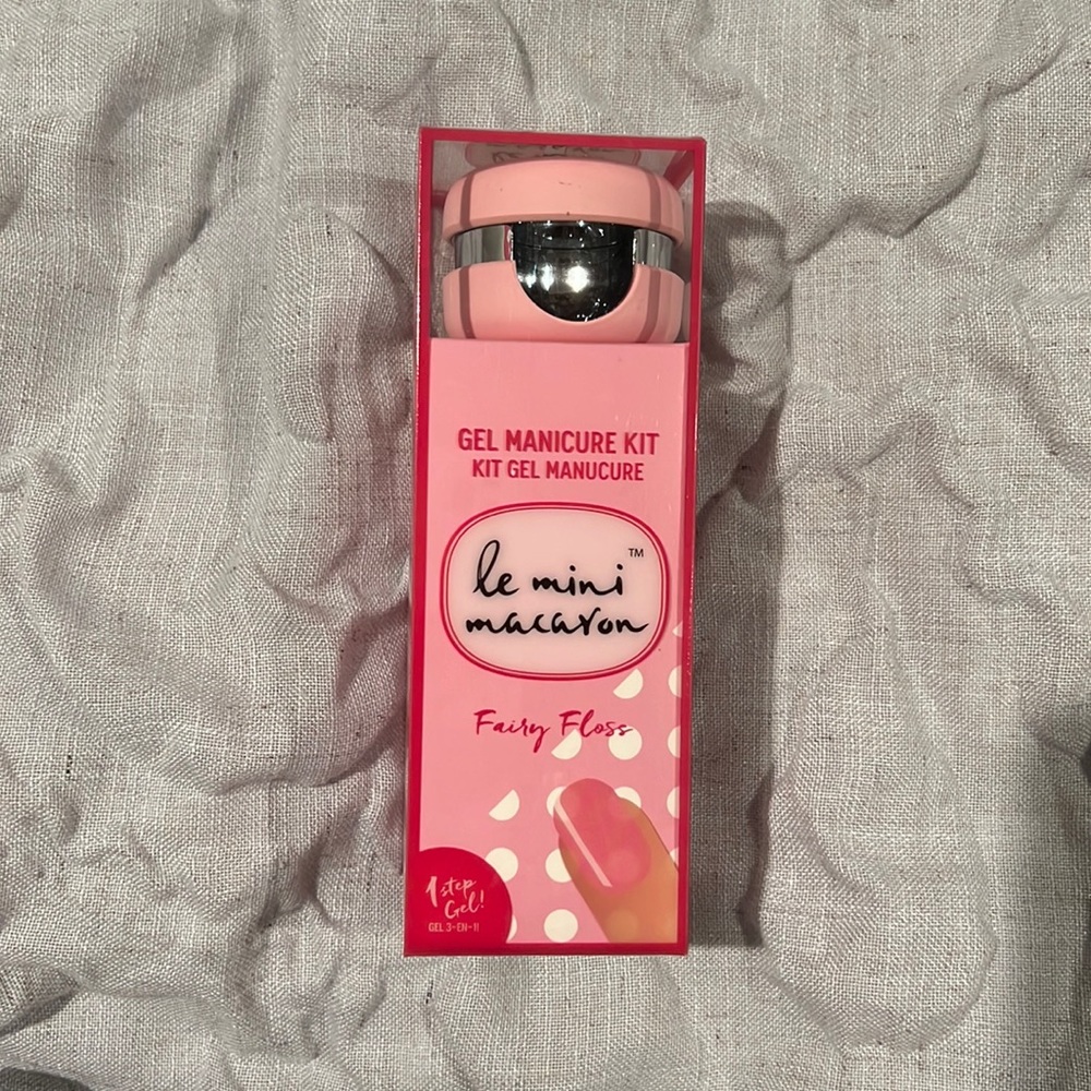 Le Mini Macaron Gel Manicure Kit
